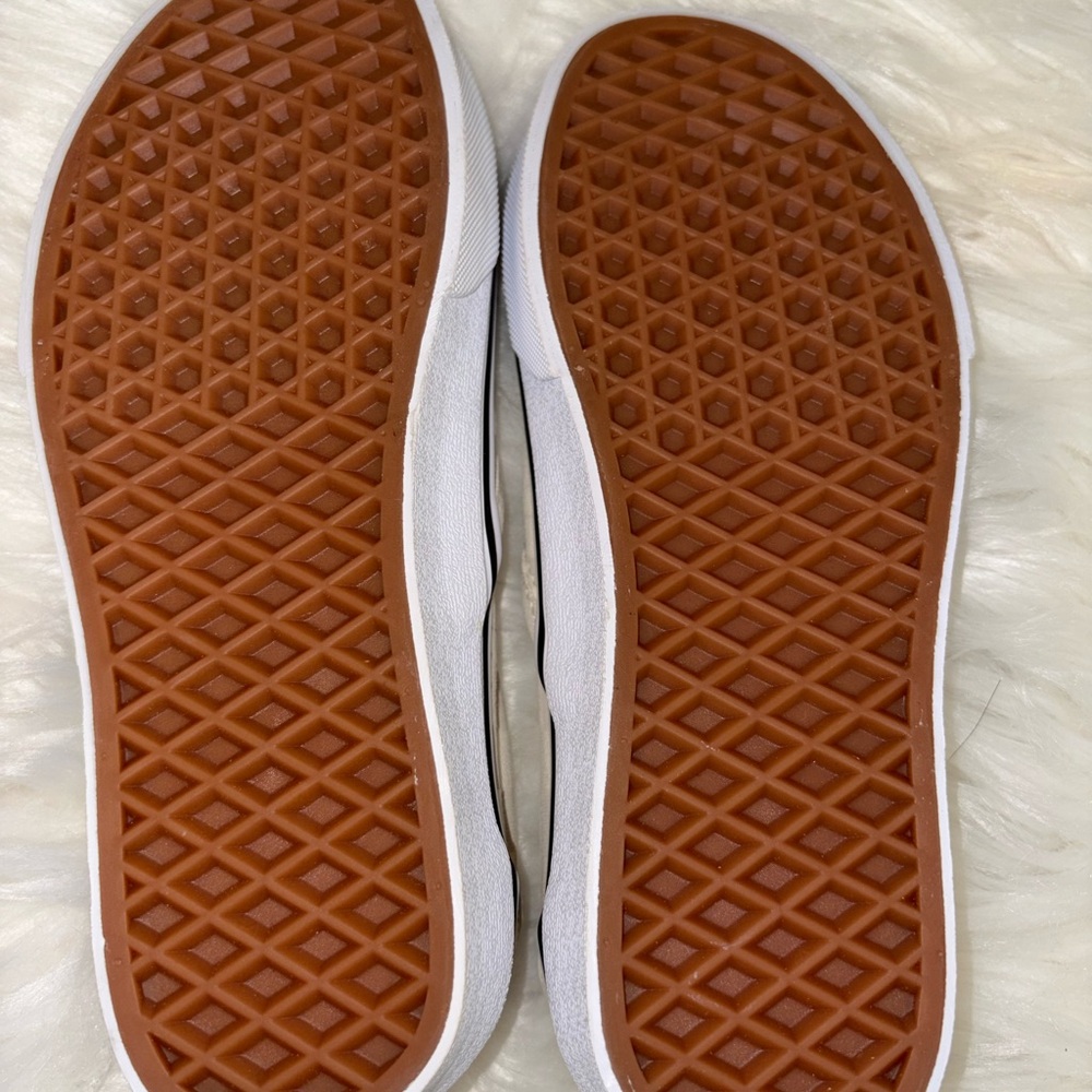 Vans - Picture 3 of 3